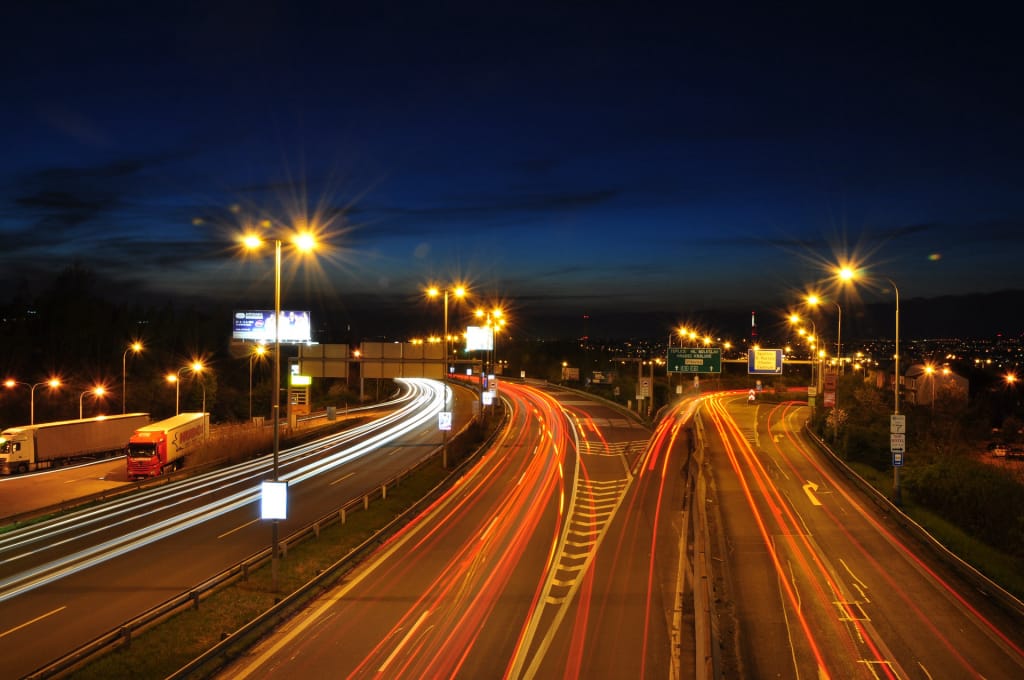 城市道路亮化.jpg 城市道路亮化.jpg