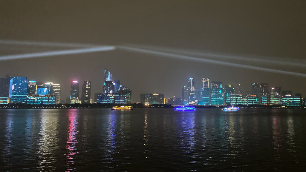 城市夜景燈光秀.jpg 城市夜景燈光秀.jpg