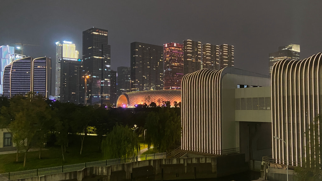 城市夜景燈光秀.jpg 城市夜景燈光秀.jpg